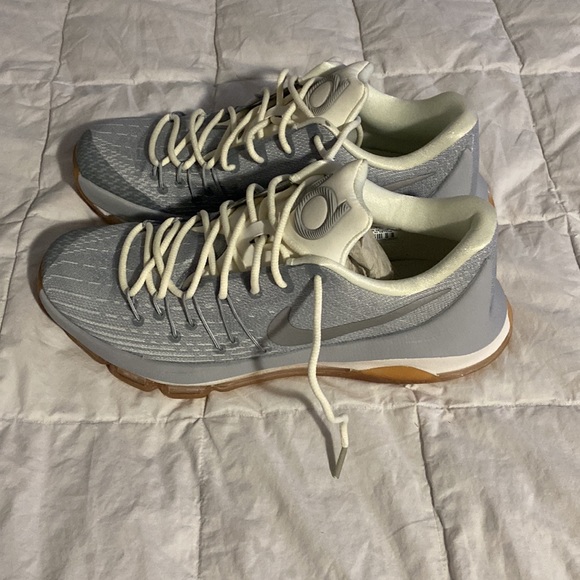 never worn nike shoes - Picture 2 of 6